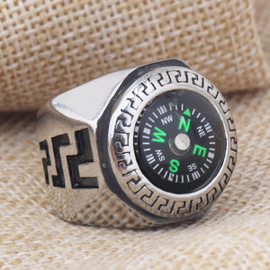 Bague boussole EDC ronde de 22 mm pour homme avec aiguille orientée vers le nord, en acier inoxydable plaqué, design géométrique, bijou pour usage extérieur - Product Image 3