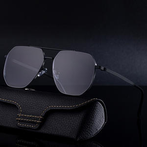 แว่นกันแดดกรอบใหญ่ทรงเหลี่ยมมิกิต้าสำหรับผู้ชายสีดำสแตนเลสป้องกันรังสียูวี 400 สไตล์กลางแจ้ง - Product Image 3