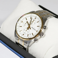 Montre Homme Quartz Étanche 100m Triple Chronomètre Dorée Tendance Sportive Simple et Élégante avec Calendrier et Cadran à Aiguilles