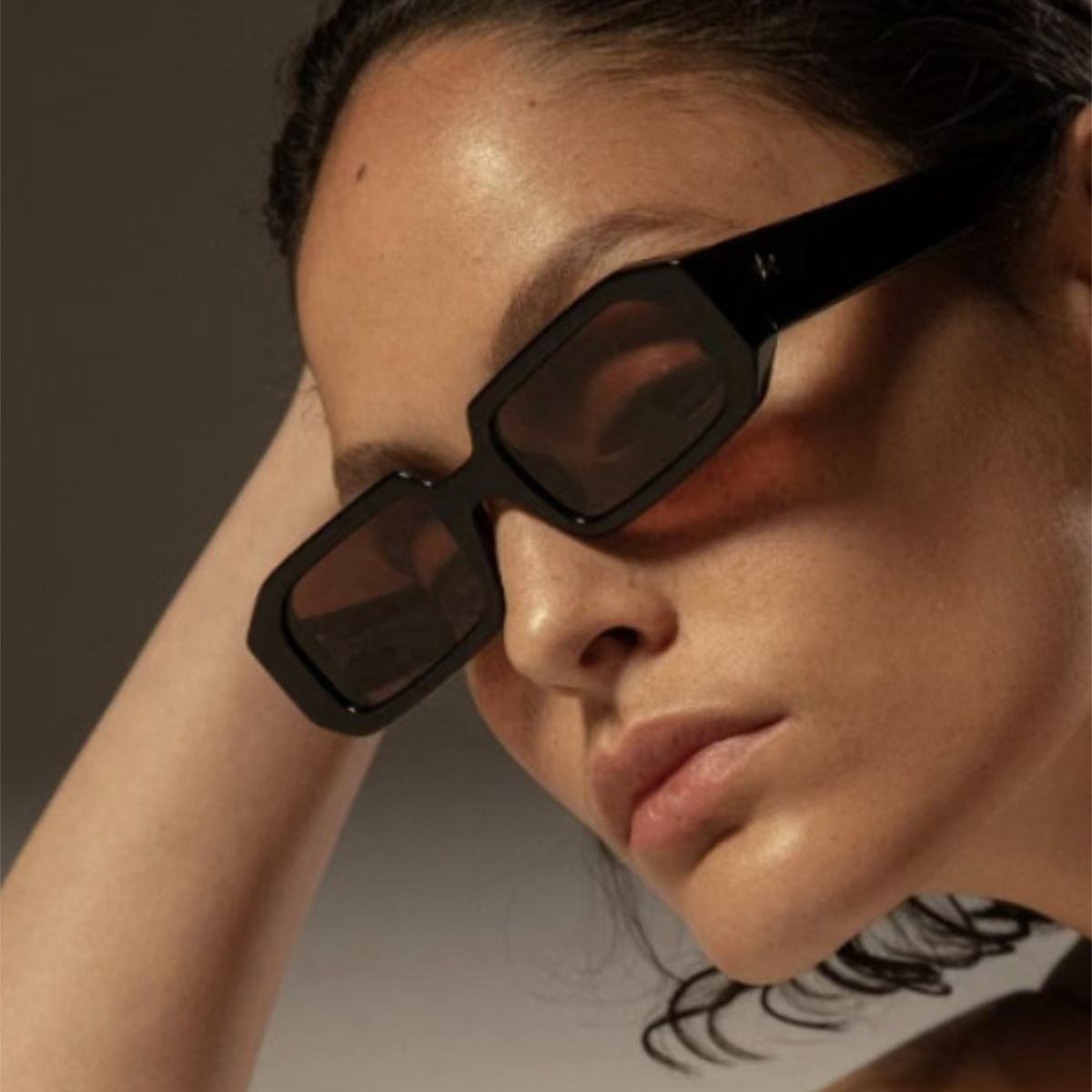 High Quality Casual Unisex Sun Shading Sunglasses Narrow Frame Rectangular Outdoor Street Shades with UV400 Lenses Wholesale