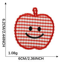 Nuevos parches bordados termoadhesivos de tela de sarga a cuadros con diseños de corazón, flor, gato y manzana para bolsos, sombreros y ropa