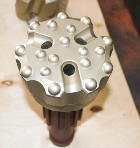 ดอกสว่าน DTH รุ่น R2175 สำหรับเจาะหินแบบ Down the Hole ได้รับการรับรองมาตรฐาน ISO เกลียว API ขนาดเส้นผ่านศูนย์กลาง 140-222 มม. สำหรับงานเหมือง - Product Image 4