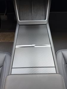 Oferta Especial: Adhesivo para Cubrir la Consola Central de Fibra de Carbono Real - Ajuste Personalizado para el Acabado Interior del Modelo Y - Product Image 1