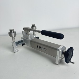 Bomba de Calibración Neumática Portátil HSIN613, Calibrador Manual de Manómetro 1/2NPT, 60 bar, OEM, Precisión de 1 Pa, Estabilidad del 0.02% F.S. - Product Image 4