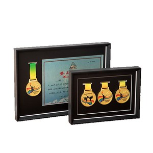 Support photo pour médailles, présentoir de médailles, rangement personnalisé pour récompenses et insignes - Product Image 5