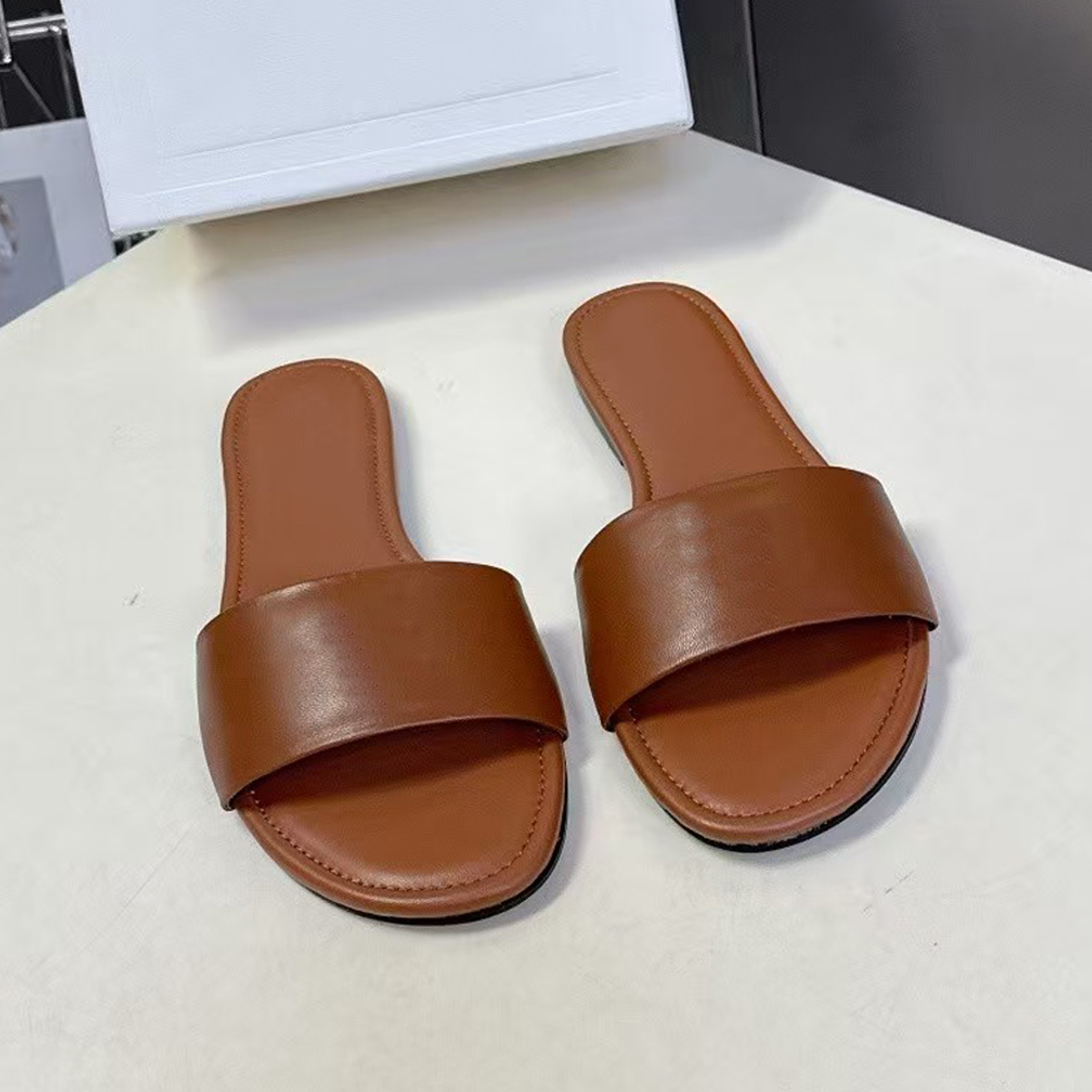 สีน้ำตาล