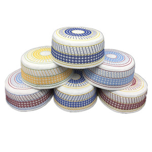 Casquettes de Prière Musulmanes en Polyester Tissé-Couleur Personnalisée Durable Respirant Style Arabe Hommes Adultes Couvre-chef Toutes Saisons Vente en Gros - Product Image 3