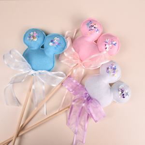 Baguette magique de Pâques pour enfants, motif lapin pastel, avec ruban, en tissu fait main, cadeau spécial anniversaire ou déguisement, décoration de Pâques - Product Image 1