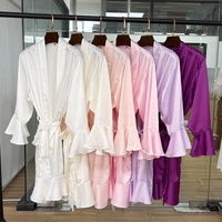 Robe de chambre kimono en satin de soie mat pour femme, couleur unie, avec volants, idéale pour mariée, demoiselle d'honneur ou tenue de matin douce pour les fêtes nuptiales
