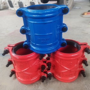 Collier de serrage pour tuyau en fonte ductile DN100 horizontal à trois voies pour l'étanchéité aux fuites avec système de mesure métrique - Product Image 1