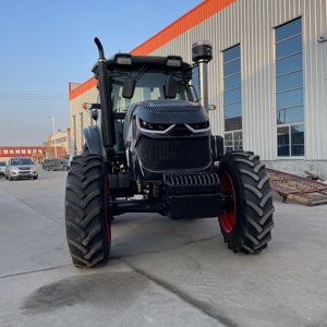 Tractor Multifuncional YTO de 160HP, 4WD, Fácil de Operar para Principiantes, Equipado con Cabina Climatizada de Seis Estaciones, Potencia Suficiente - Product Image 3