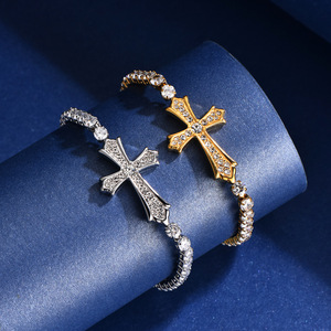 Pulsera de Acero Inoxidable con Incrustaciones de Circonitas en Forma de Cruz, para Hombre y Mujer, a la Moda, Combinable con Todo, de Acero de Titanio Chapado en Oro - Product Image 3
