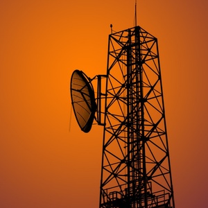 Torre de Comunicación de Acero Angular Galvanizado en Caliente Personalizada de Fábrica para Telecomunicaciones Móviles y Redes Inalámbricas - Product Image 2