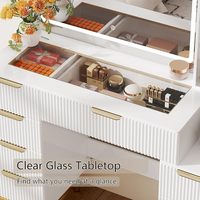 Tocador Moderno de Lujo con Espejo LED de 31.5 Pulgadas, 8 Cajones, Mesa de Maquillaje con Tomacorriente Integrado y Almacenamiento para Dormitorio
