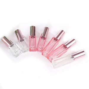 Vente en gros Bouteille <span class=keywords><strong>de</strong></span> <span class=keywords><strong>parfum</strong></span> en verre rechargeable <span class=keywords><strong>de</strong></span> 10 ml Récipient pour la désinfection des mains Flacons pulvérisateurs cosmétiques personnalisés <span class=keywords><strong>de</strong></span> 20ml en <span class=keywords><strong>rose</strong></span> <span class=keywords><strong>de</strong></span> créateur - Product Image 5