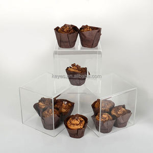 Présentoir de gâteau en acrylique blanc à 5 faces pour les célébrations de mariage - Product Image 4