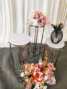 Plinthe personnalisée ronde en acier inoxydable doré de luxe de haute qualité pour la décoration d'événements de mariage - Product Image 3