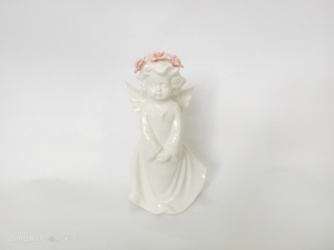 Figuritas de ángel de porcelana pintadas a mano - Product Image 3