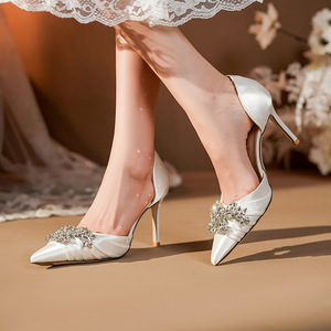 Zapatos de tacón de aguja plateados con pedrería para novias, elegantes y cómodos para uso prolongado, ideales para bodas y eventos sociales 2026 - Product Image 3
