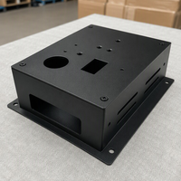Boîtier pour projet électronique avec supports de montage PCB - Mini boîtier de commande noir avec revêtement poudré et ouvertures pour câbles