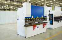 Promoción: Prensa Plegadora de Chapa CNC E21 de 130T y 3200mm, Totalmente Automática, con Eje de Torsión de Acero Inoxidable y Sistema CNC, Certificación CE