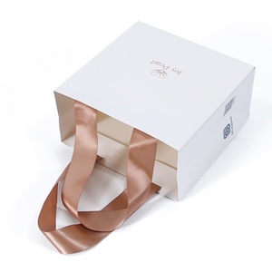 Custom Luxury High Quality Gift Paper <b>Bag</b> Clothes & Shoes Shopping <b>Bag</b> With Your Own LOGO - Product Image 2