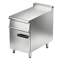 Fourneau de cuisson commercial en acier inoxydable avec plancha, table de travail et friteuse intégrées pour cuisine de restaurant occidental
