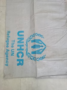 Grande <span class=keywords><strong>bâche</strong></span> en PE <span class=keywords><strong>de</strong></span> taille UNHCR, robuste et imperméable, avec œillets <span class=keywords><strong>de</strong></span> fixation pour les débris <span class=keywords><strong>de</strong></span> chantier - Product Image 6