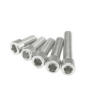 Pernos y Tuercas Planos de Acero DIN GR5 Personalizados con Rosca M2 para Motocicletas y Bicicletas de Carreras - Product Image 2