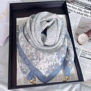 Luxury 65.65cm <strong>Polyester</strong> Winter Pashmina Shawl for Women Chic Neckwear with Printed Flower Style and Magnetic Snap Chic Scarf - Product Image 5