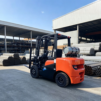 Chariot élévateur diesel 2 tonnes, 3 tonnes, 2,5 tonnes de capacité de charge, certifié CE ISO, pneus pneumatiques avec moteur Isuzu pour usine