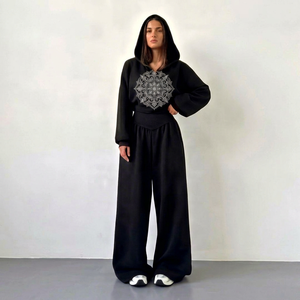 Ensemble sweat à capuche court en strass et pantalon large noir, tenue streetwear, logo personnalisé, impression numérique hiver - Product Image 1