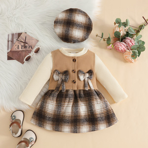 Ensemble de trois pièces pour bébé <span class=keywords><strong>fille</strong></span> de 0 à 3 <span class=keywords><strong>ans</strong></span> : cardigan sans manches en polyester/coton + robe décontractée à manches longues imprimée + chapeau - Product Image 2