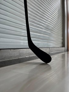 2025 New Low Price Custom Carbon Fibre Ice Hockey <b>Sticks</b> 350-390g Lightweight Professional Classic 57-60 Inches - Product Image 3