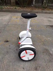 Patinete Eléctrico Original Mini Pro con Autoequilibrio, Negro/Blanco - Product Image 4