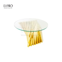 Table à gâteau ronde en verre avec base verticale dorée, style artistique moderne, pour location de réceptions de mariage et de fêtes