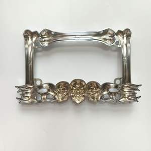 Cadre de plaque d'immatriculation de <span class=keywords><strong>moto</strong></span> avec motif de crâne - Plaque d'immatriculation fantaisie en plastique ABS pour Harley, Chopper et motos personnalisées - Product Image 3