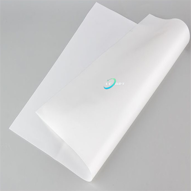 Blanc translucide