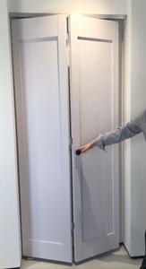 आंतरिक आधुनिक एल्यूमीनियम मिश्र धातु द्वि-गुना दरवाजा हार्डवेयर स्लाइडिंग कोठरी अनुप्रयोग - Product Image 6