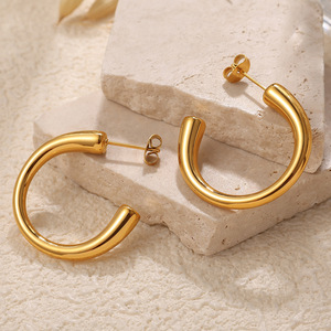 Pendientes de tuerca en forma de C chapados en oro de 18k, de acero inoxidable, elegantes y a la moda, diseño geométrico para mujer, estilo retro simple - Product Image 1