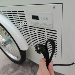 Chariot de vente ambulante en acier inoxydable pour crème glacée et desserts glacés avec auvent, idéal pour la vente de rue - Product Image 3
