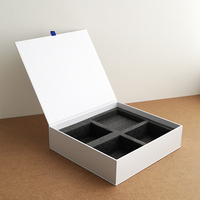 Logo personnalisé recyclable papier blanc carton pliable magnétique emballage de boîte à couvercle cadeau avec insertion d'éponge