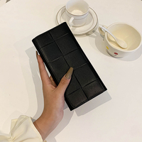 Dompet Wanita Portabel Bahan Poliuretan Desain Anyaman Stylish Dompet Lipat Ukuran Pendek Modis Bahan Poliester Dapat Disesuaikan Merk