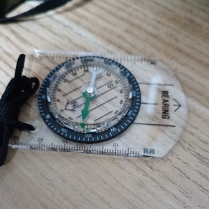 <span class=keywords><strong>Boussole</strong></span> précise, durable et légère, avec sangle, imperméable, essentiels pour la randonnée, le camping et la randonnée à dos. - Product Image 6