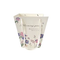 Nouveau sac fourre-tout trapézoïdal en carton blanc laminé avec poignée longue pour exposition, fleuriste, emballage de bouquets