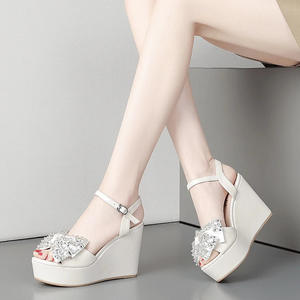 รองเท้าโลฟเฟอร์หนังพื้นนิ่มพรีเมียม สไตล์เจ้าสาว สวมใส่ง่าย แฟชั่นมาแรงปี 2026 ฤดูร้อน-ใบไม้ร่วง สไตล์ฝรั่งเศส แมรี่เจน ส้นสูงลำลอง - Product Image 2