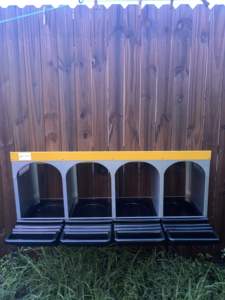 Nido para gallinas de patio trasero con 4 compartimentos, caja de puesta de huevos con bandeja de recogida de huevos de plástico para granja. - Product Image 3