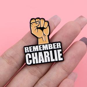 Al por mayor: Pin de solapa metálico de dibujos animados con la cita en inglés "Remember Charlie", insignia creativa para ropa, accesorio de solapa. - Product Image 4
