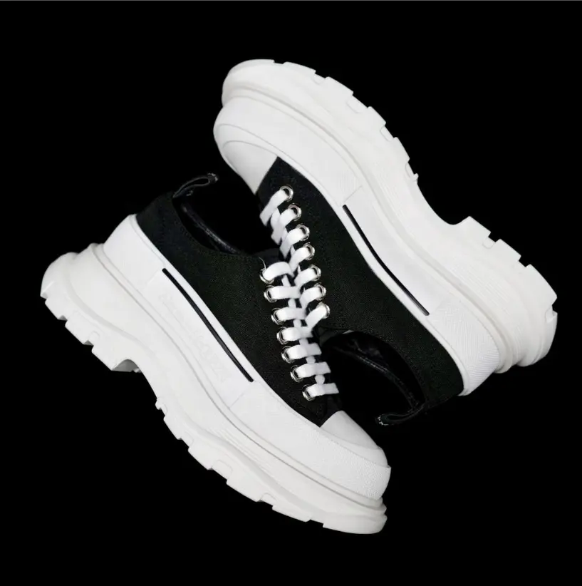 Men women running shoes Black white Green Glow Michigan Chunky Latest Sports Shoes Design For Men 2022
