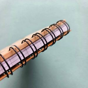 Set de Regalo Personalizado para el Agradecimiento a los Empleados: Cuaderno Espiral Inspirador, Notas Adhesivas y Bolígrafo de Bambú para Enfermeras y Maestros - Product Image 4